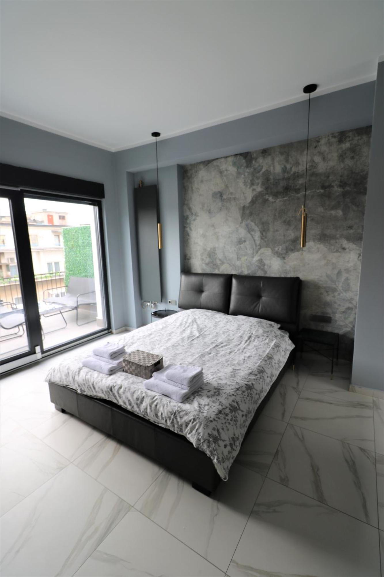 Deluxe Skyline Retreat Studio - Old Town Boekarest Buitenkant foto