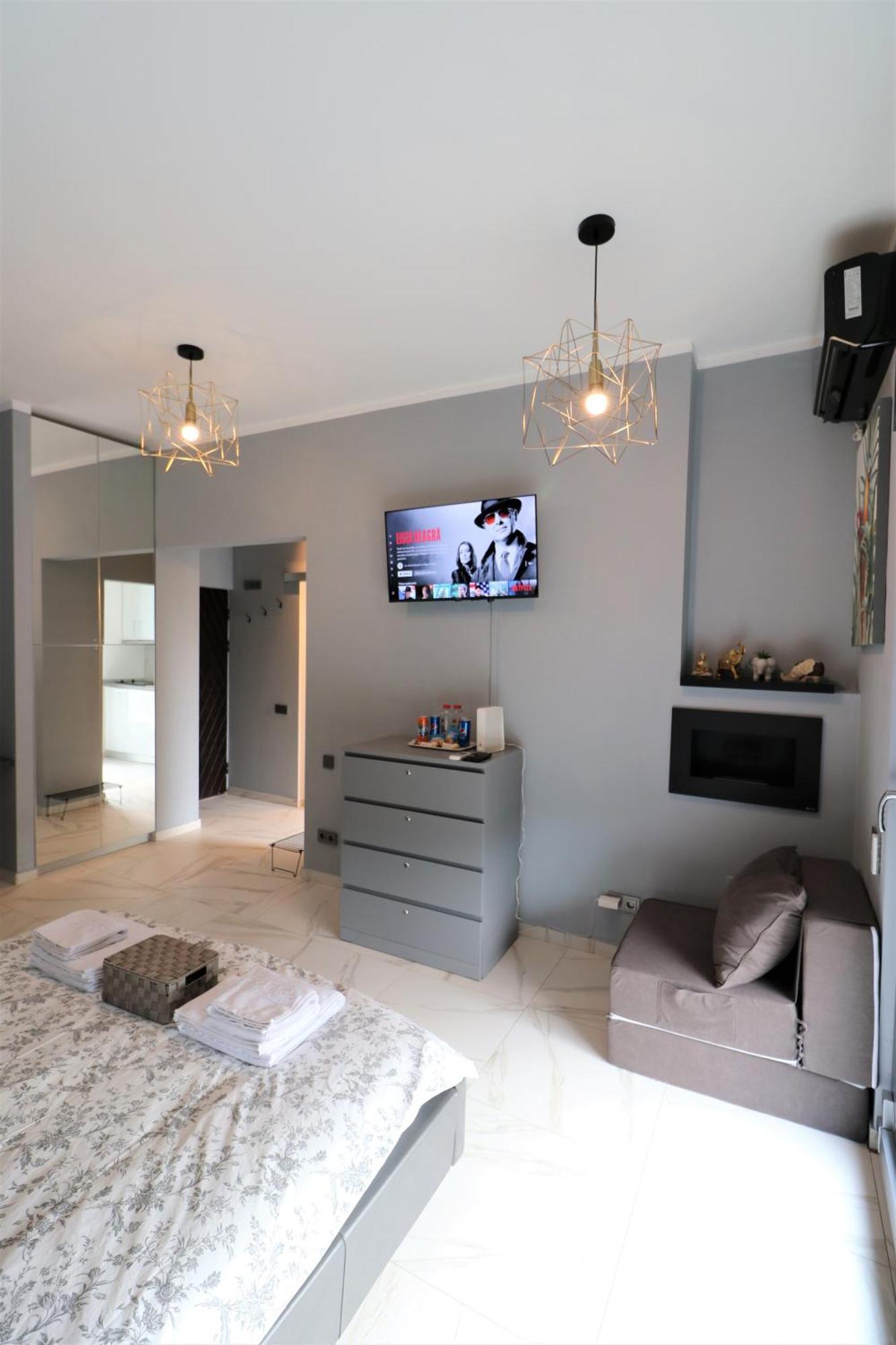 Deluxe Skyline Retreat Studio - Old Town Boekarest Buitenkant foto