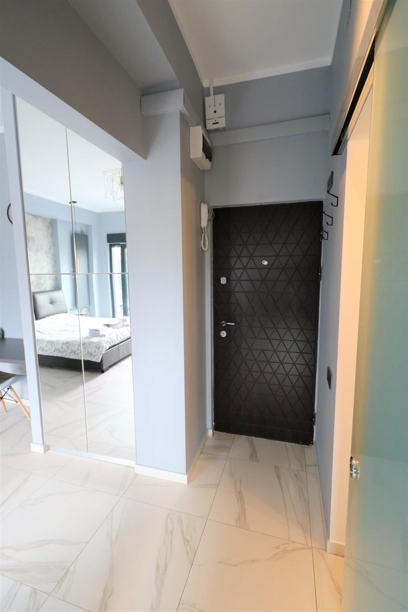 Deluxe Skyline Retreat Studio - Old Town Boekarest Buitenkant foto